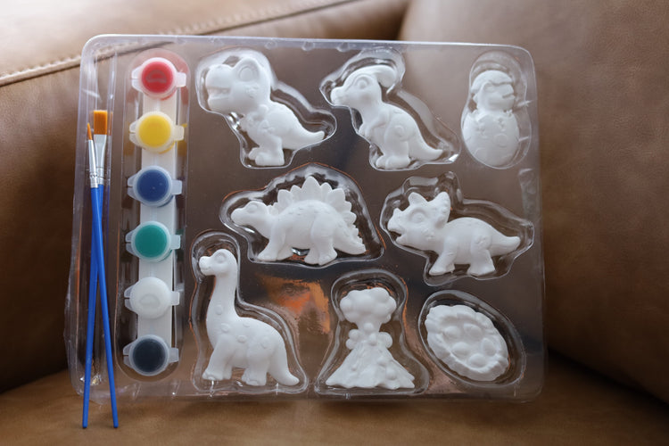Ensemble de figurines en plâtre à peindre – Dinosaures